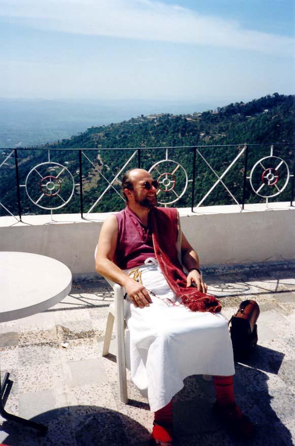 Ngak’chang Rinpoche on roof Vajra Hotel 1993